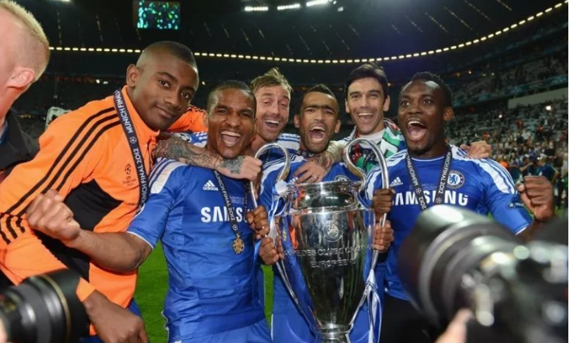 球迷们不仅 球迷们不仅